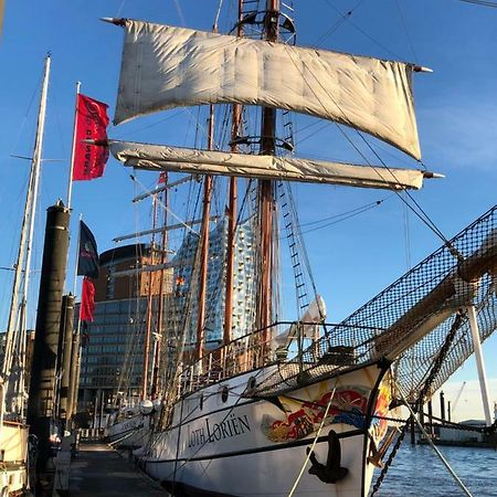 Hotel Segelschiff Loth Lorien Hamburgo Exterior foto