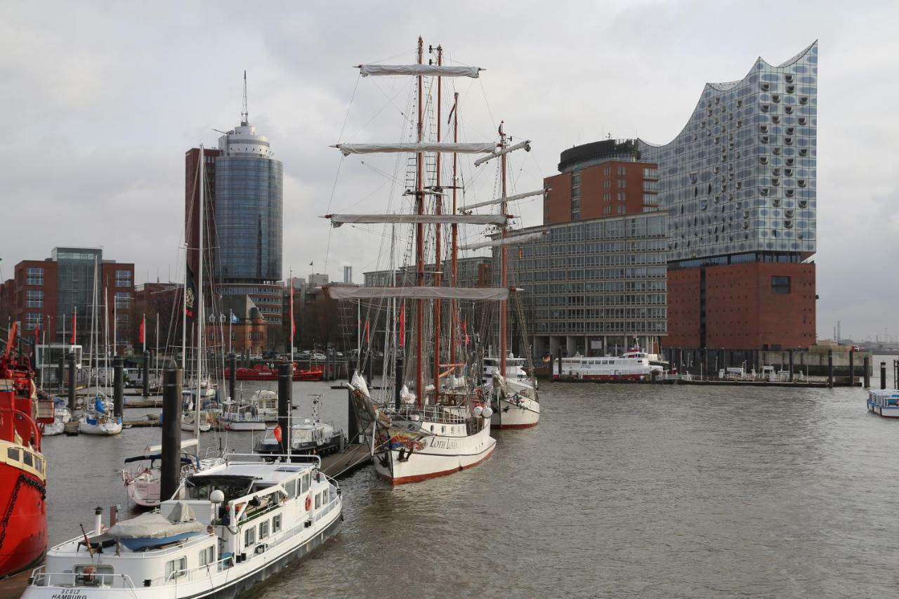Hotel Segelschiff Loth Lorien Hamburgo Exterior foto