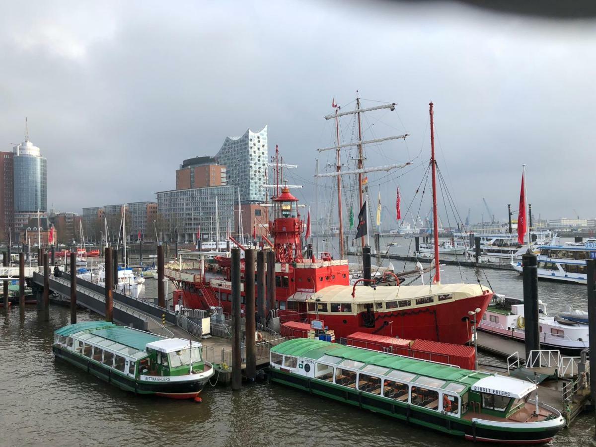 Hotel Segelschiff Loth Lorien Hamburgo Exterior foto