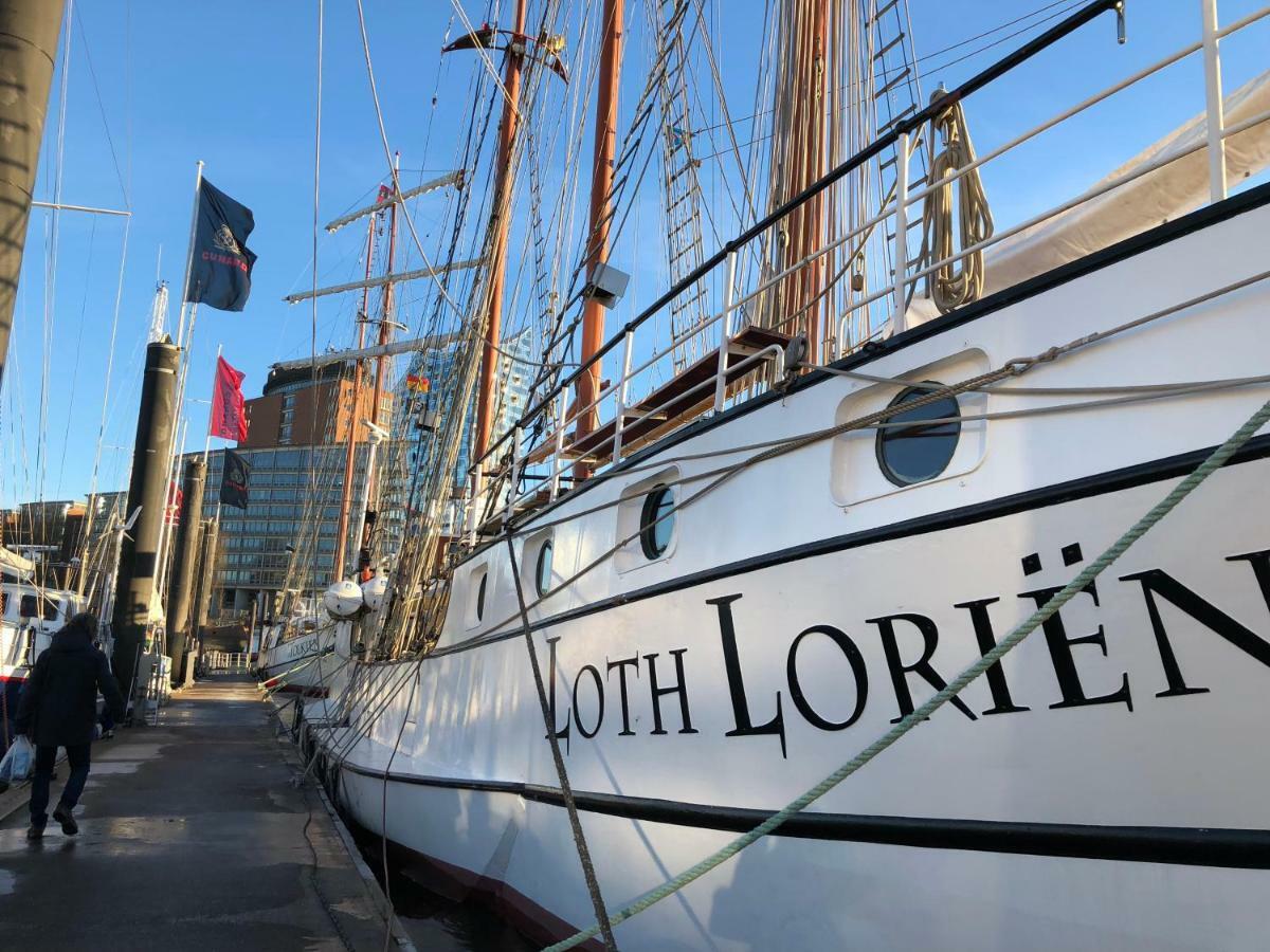 Hotel Segelschiff Loth Lorien Hamburgo Exterior foto