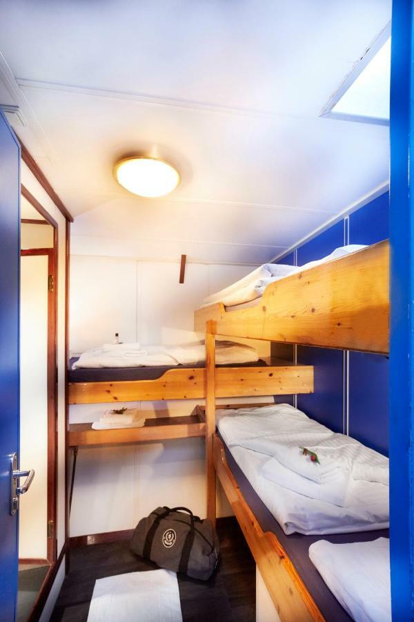 Hotel Segelschiff Loth Lorien Hamburgo Exterior foto