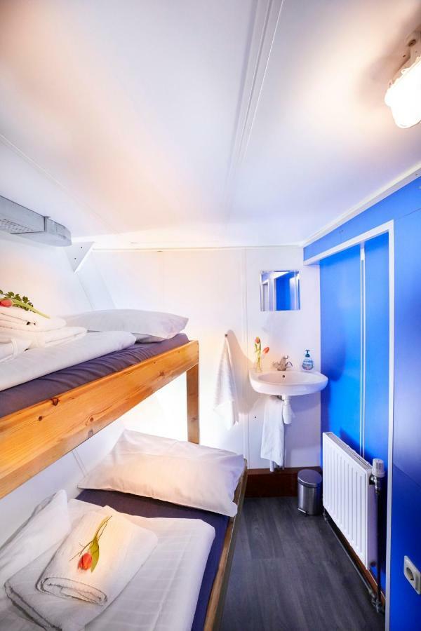 Hotel Segelschiff Loth Lorien Hamburgo Exterior foto